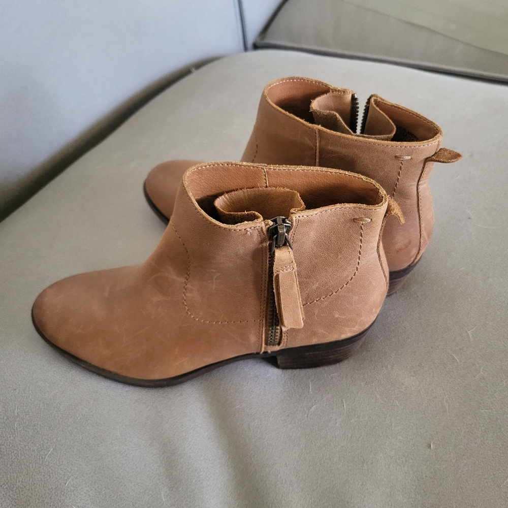 Lucky Brand Tan Leather Ankle Boots